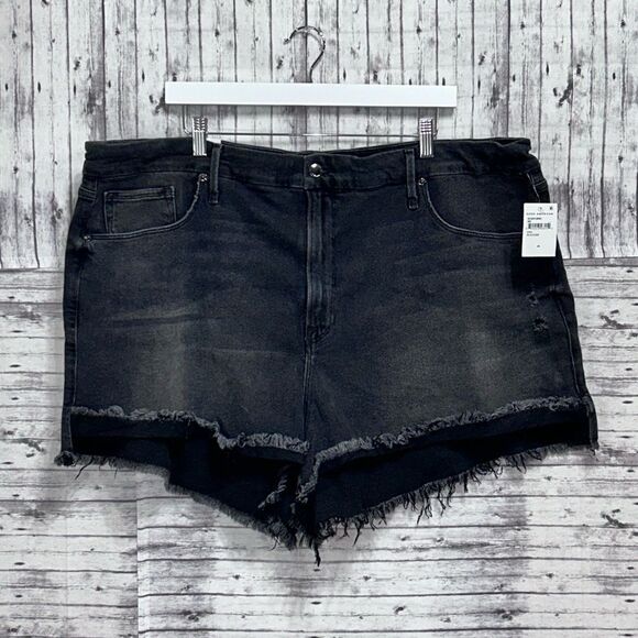 Good American Good Curve Shorts - Picture 8 of 9